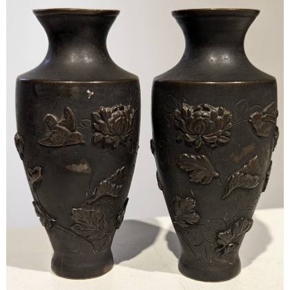 Paire de vases en bronze "Oiseaux"