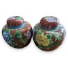 Paire de vases cloisonnés rouge à fleurs