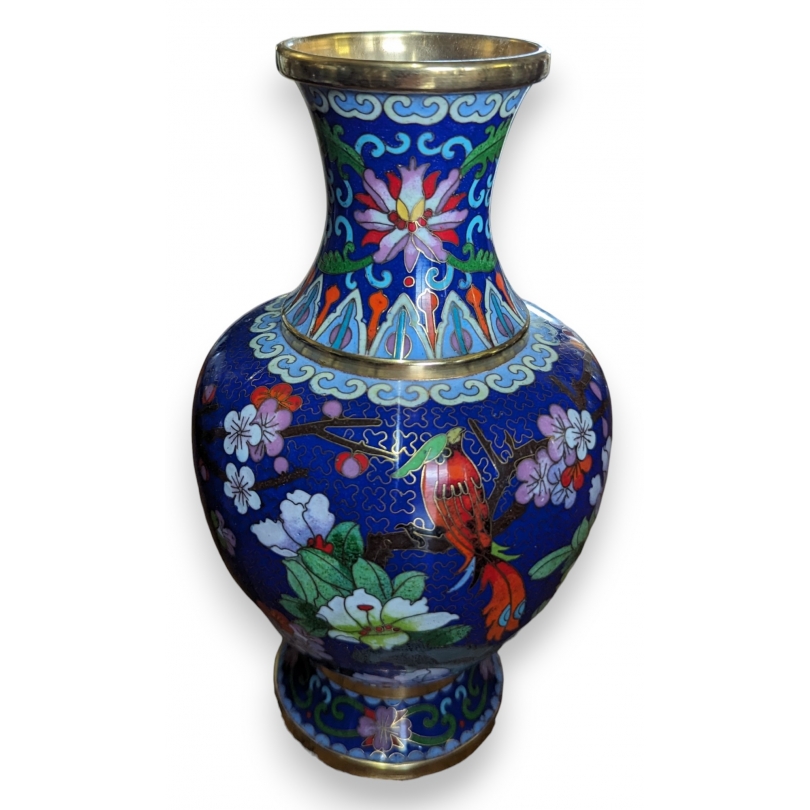 Vase cloisonné bleu avec branche