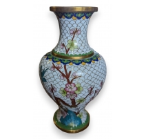 Vase cloisonné blanc avec branche