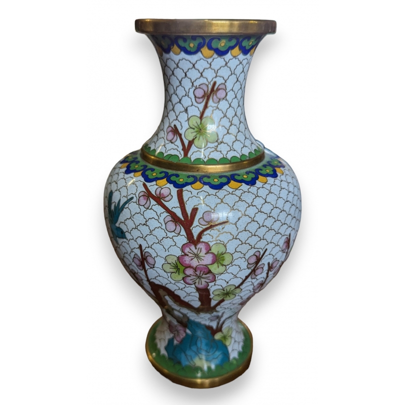 Vase cloisonné blanc avec branche