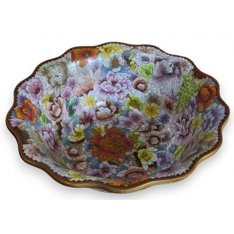 Cloisonné bowl with a floral design