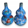 Paire de vases cloisonnés bleus aux grues