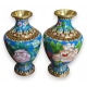 Paire de vases cloisonnés bleus à fleurs