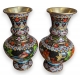 Paire de vases cloisonnés noir aux oiseaux