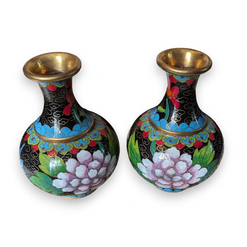 Paire de vases cloisonnés aux fleurs