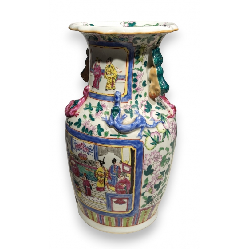 Porcelain vase decorated with characters