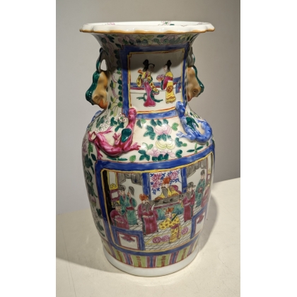 Porcelain vase decorated with characters