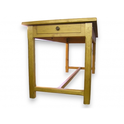  Table, modèle Monastère, en bois sur  Moinat SA  - Antiquités décoration