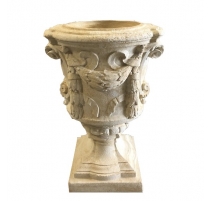 Vase baroque en pierre moullée