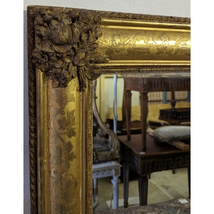 Grand miroir Napoléon III en bois doré