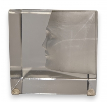 Portrait en relief en verre signé B. VALLIEN