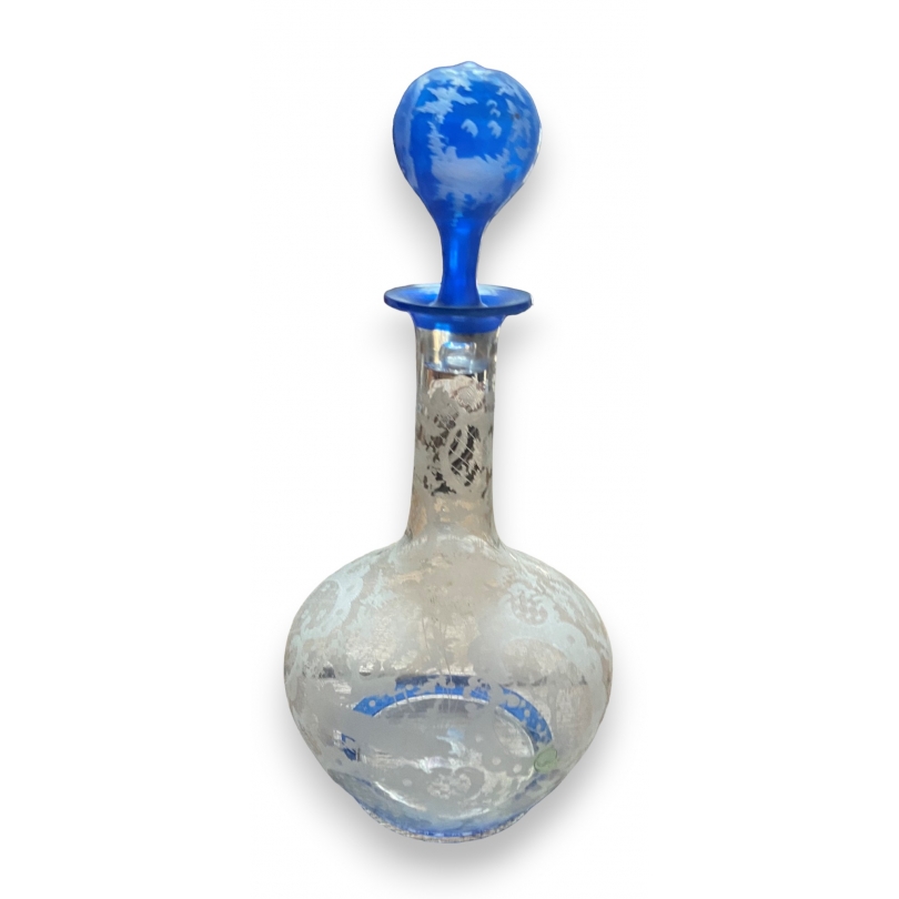 Engraved hunting-themed glass carafe, blue
