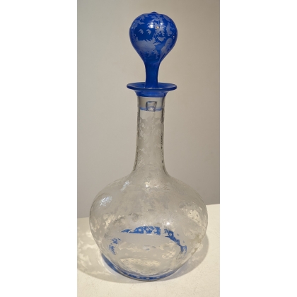 Engraved hunting-themed glass carafe, blue