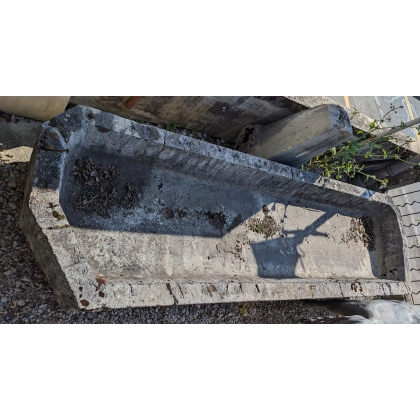 Rectangular fountain made of Jura stone from Moinat SA – Antiques and home décor