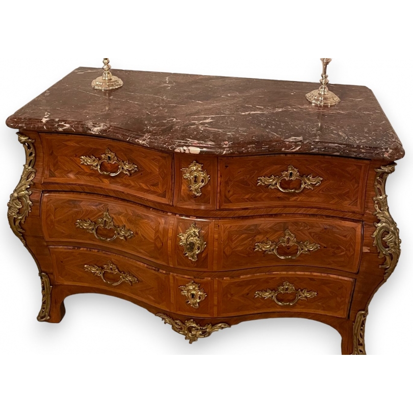 Commode Tombeau Louis XV dessus marbre