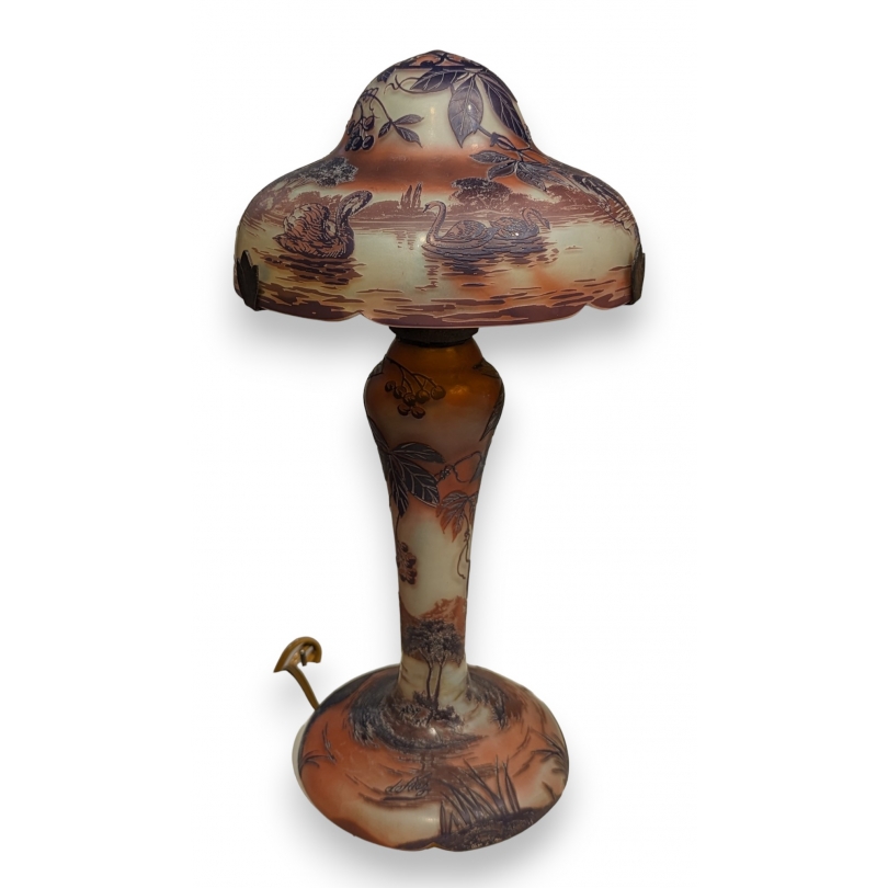 Lampe en verre Cygnes signée DE VEZ