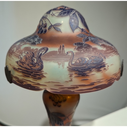 Lampe en verre Cygnes signée DE VEZ