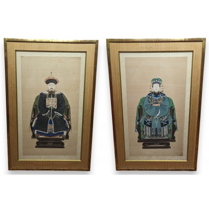 Paire de peintures sur soie \"Dignitaires\"