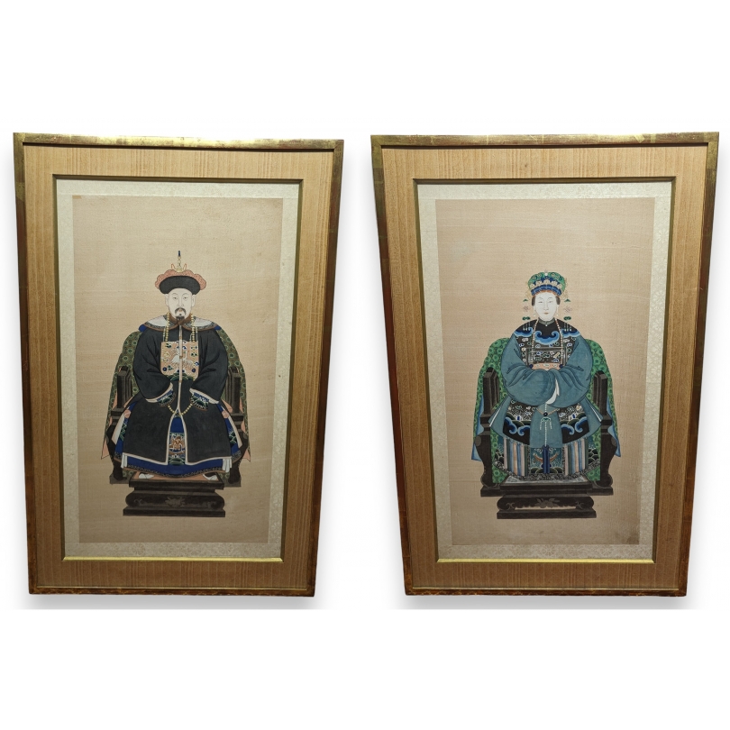 Paire de peintures sur soie \"Dignitaires\"