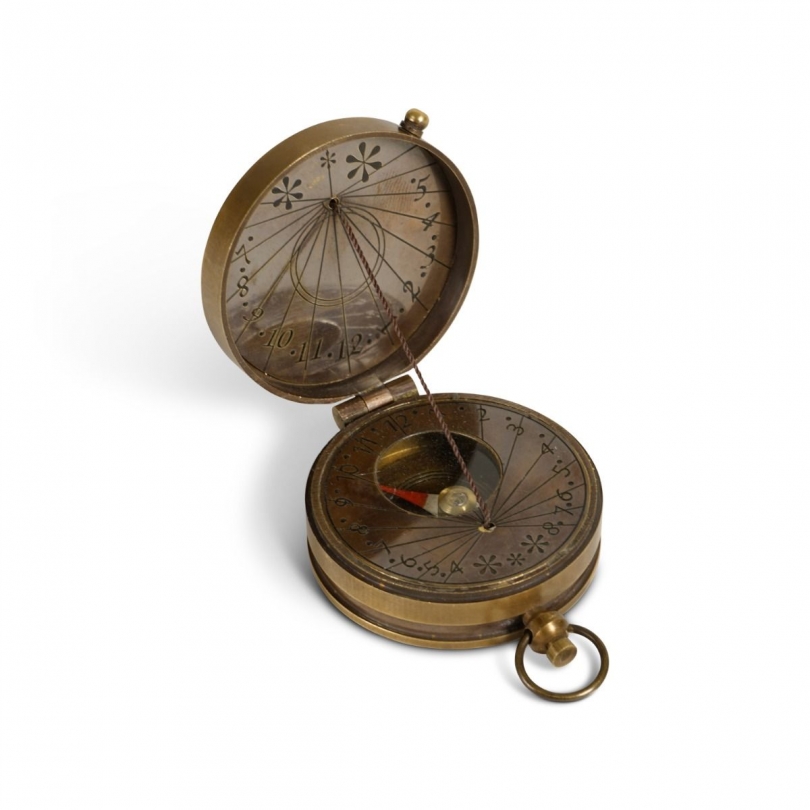 Pocket compass with sundial