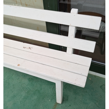 Banc en bois blanc