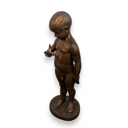 Plâtre \"Enfant et lézard\".
