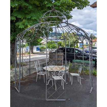 Gazebo en fer forgé rouille