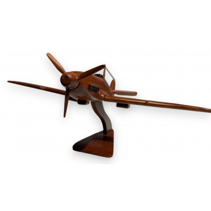 Messerschmitt BF 109 en bois sculpté