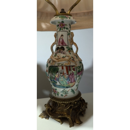 Paire de lampes en porcelaine chinoise