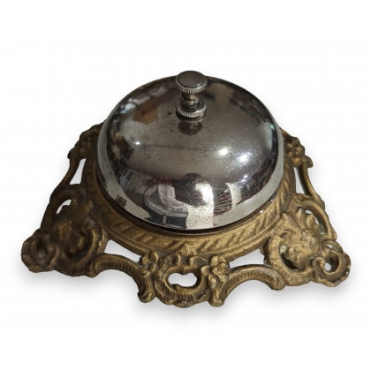 Cloche d\'hôtel en régule et métal