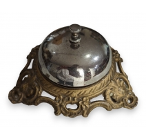 Cloche d'hôtel en régule et métal