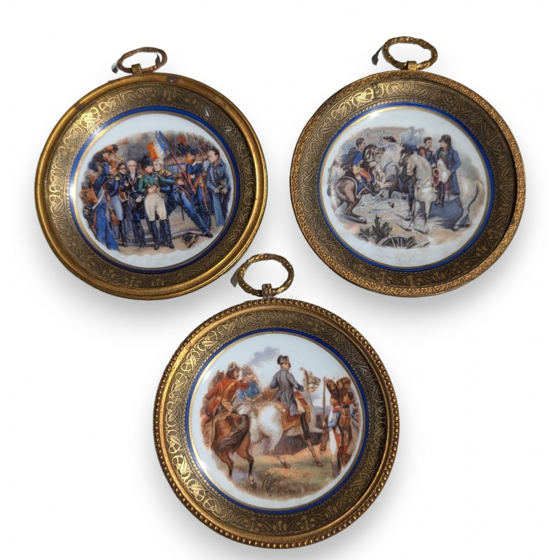Lot de 3 médaillons en porcelaine de Limoges