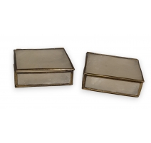 Paire de boites rectangulaires en nacre et laiton