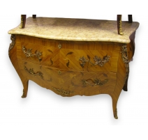 Commode, style Louis XV, dessus marbre