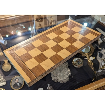 Folding chess board