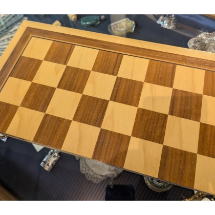 Folding chess board