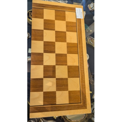 Folding chess board