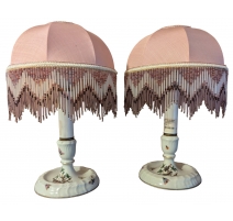 Paire de bougeoirs en porcelaine "Papillons"