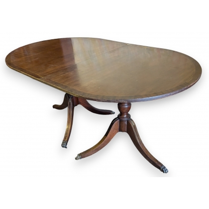 Table anglaise ovale marquetrie laiton
