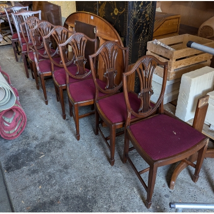 Suite de 6 chaises et un fauteuil