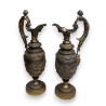 Paire d\'aiguières en bronze