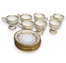Suite de 6 tasses dorées de Limoges