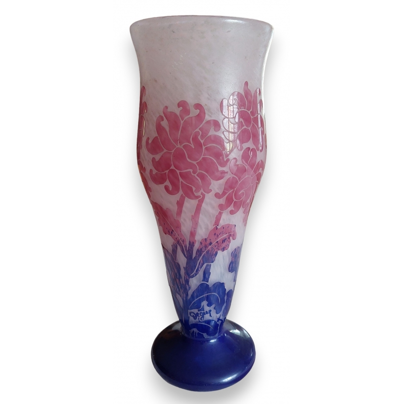 Decorative flower vase by DEGUÉ