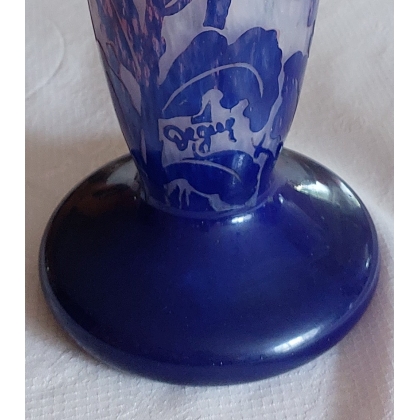 Decorative flower vase by DEGUÉ