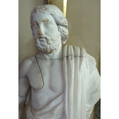  Statue en marbre blanc, tête d'époque sur  Moinat SA  - Antiquités décoration