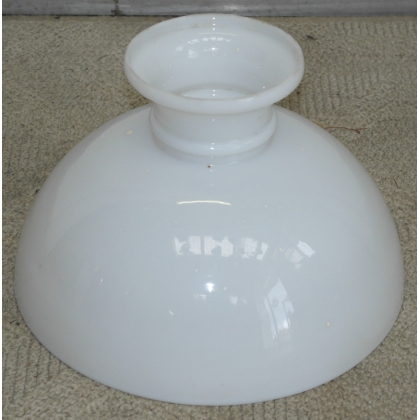Abat-jour en opaline blanche