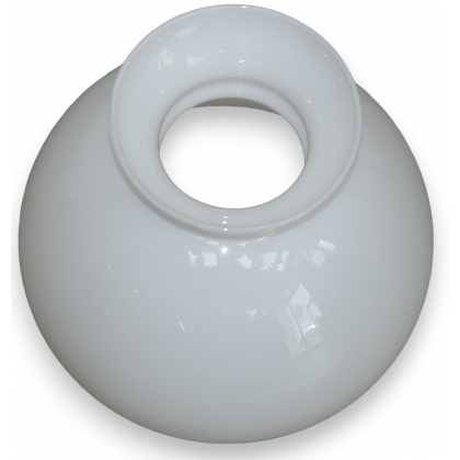 Abat-jour en opaline blanche