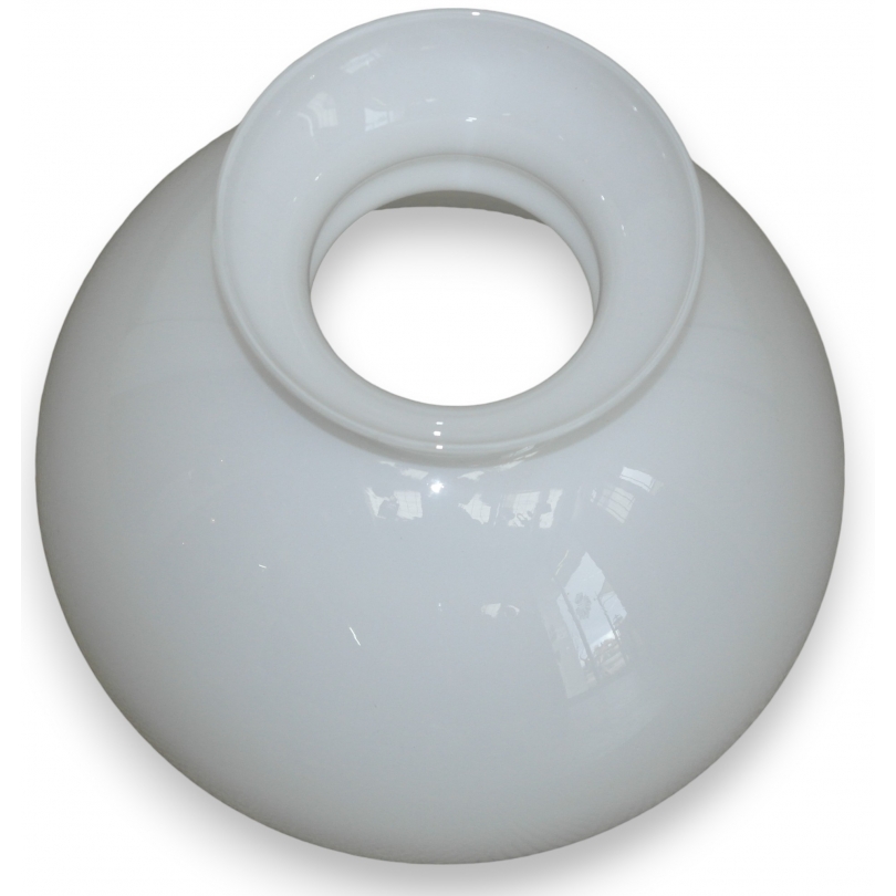 Abat-jour en opaline blanche