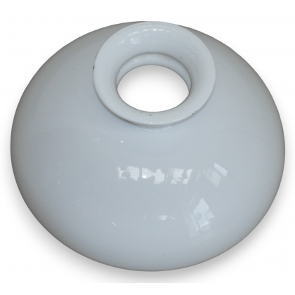 Abat-jour en opaline blanche